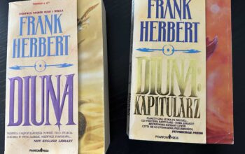 Książki "Diuna" oraz "Diuna: Kapitularz" autorstwa Franka Herberta